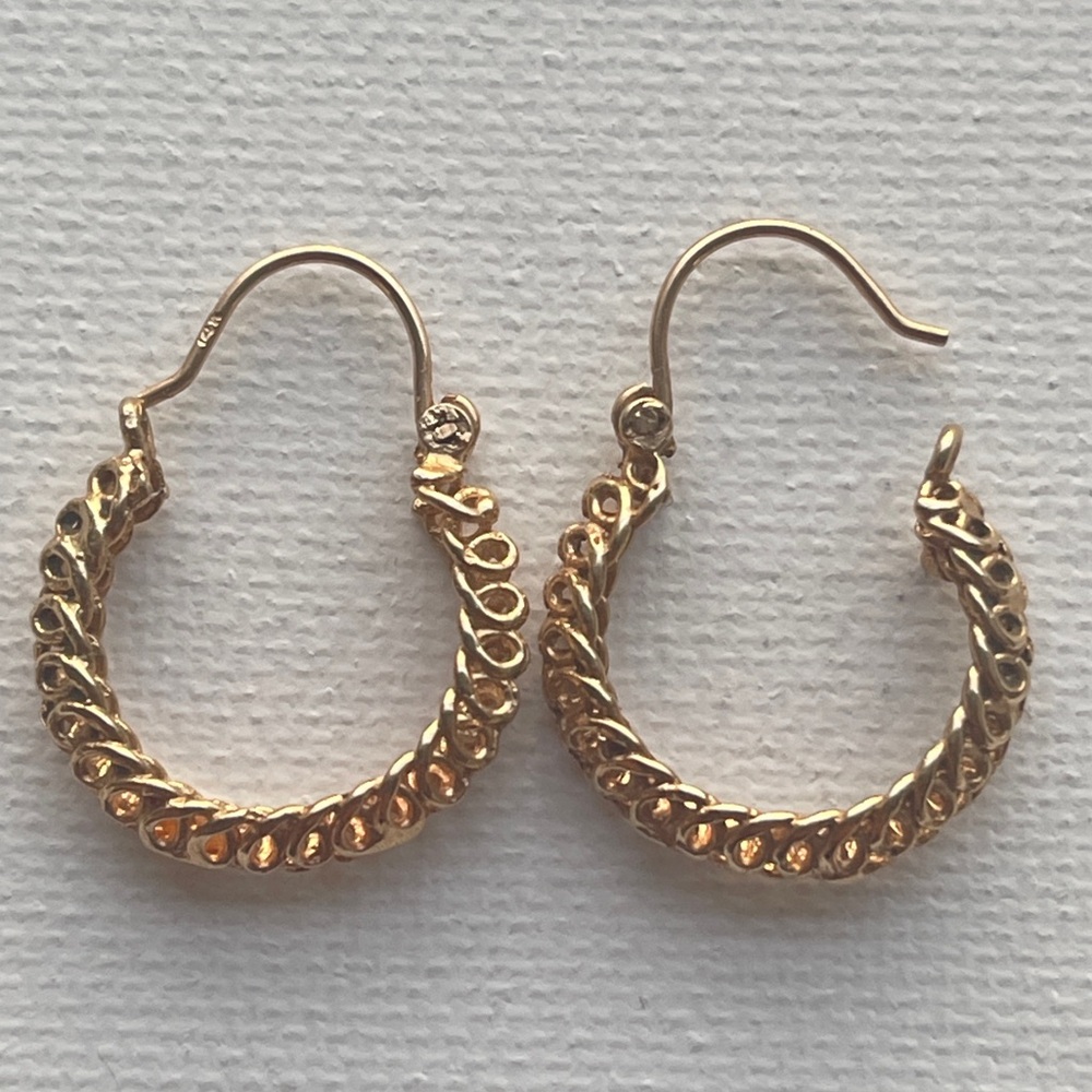 14k Gold  Twisted Hoop Earrings   2.73 grams